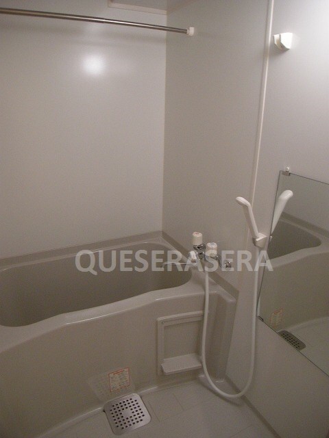  イーストクレセント