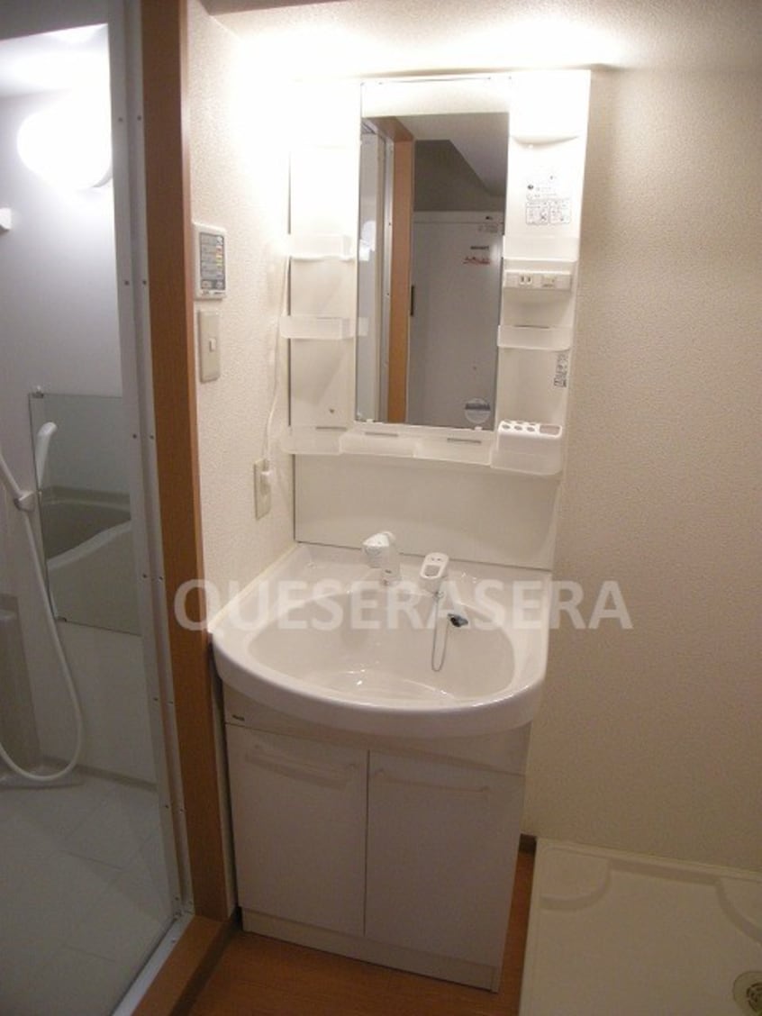  イーストクレセント