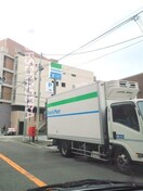 ファミリーマート城東えなみ店(コンビニ)まで206m※ファミリーマート城東えなみ店 アベニール都島