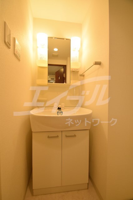  大阪メトロ御堂筋線/中津駅 徒歩3分 8階 築17年