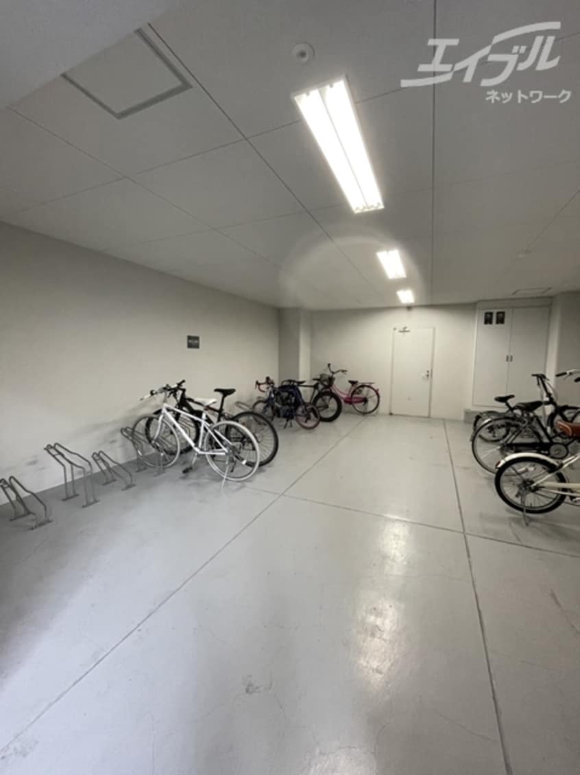  大阪メトロ御堂筋線/梅田駅 徒歩7分 3階 築9年