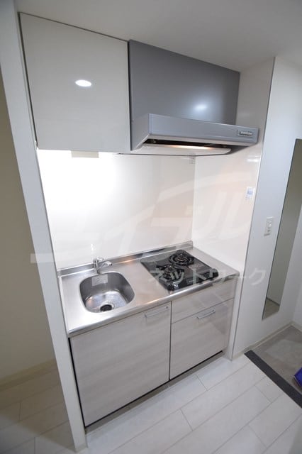  大阪メトロ御堂筋線/梅田駅 徒歩7分 3階 築9年