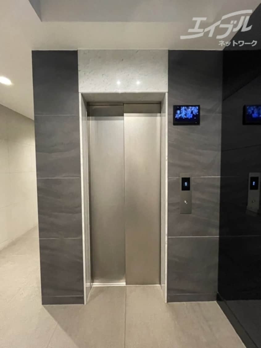  大阪メトロ御堂筋線/梅田駅 徒歩7分 3階 築9年