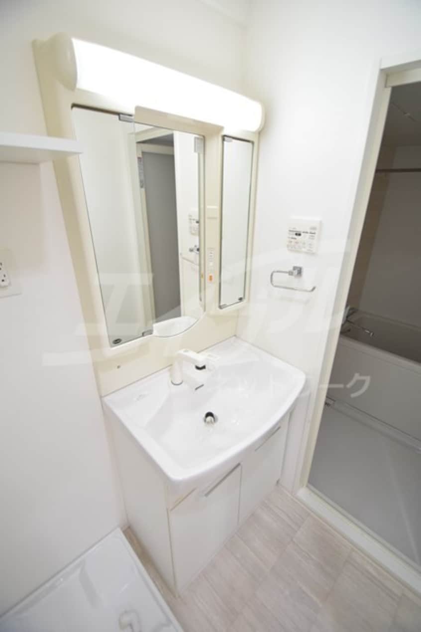  大阪メトロ御堂筋線/梅田駅 徒歩7分 3階 築9年