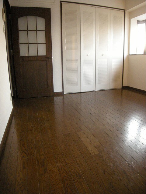  ロイヤルコート生江