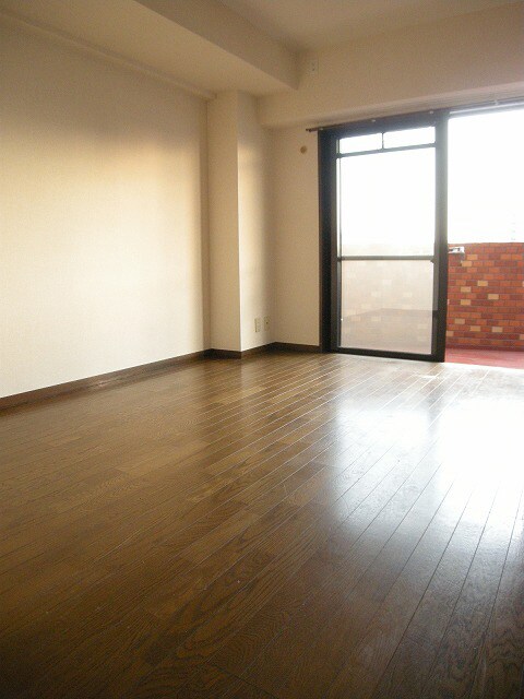  ロイヤルコート生江