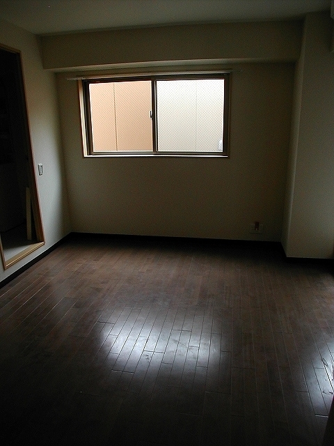  コンフォール南森町