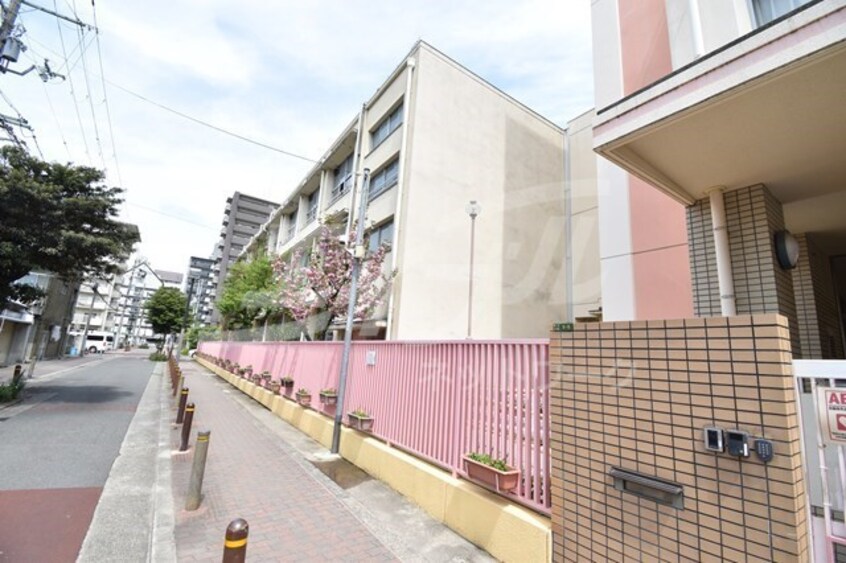 大阪市立関目小学校(小学校)まで629m※大阪市立関目小学校 京阪本線・鴨東線/森小路駅 徒歩3分 2階 築2年