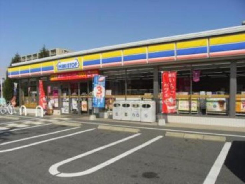 ミニストップ大阪諸口5丁目店(コンビニ)まで697m※ミニストップ大阪諸口5丁目店 大阪メトロ長堀鶴見緑地線/横堤駅 徒歩12分 3階 築30年