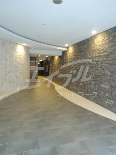  SERENiTE本町エコート