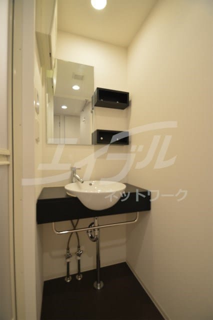  大阪メトロ御堂筋線/本町駅 徒歩5分 13階 築13年