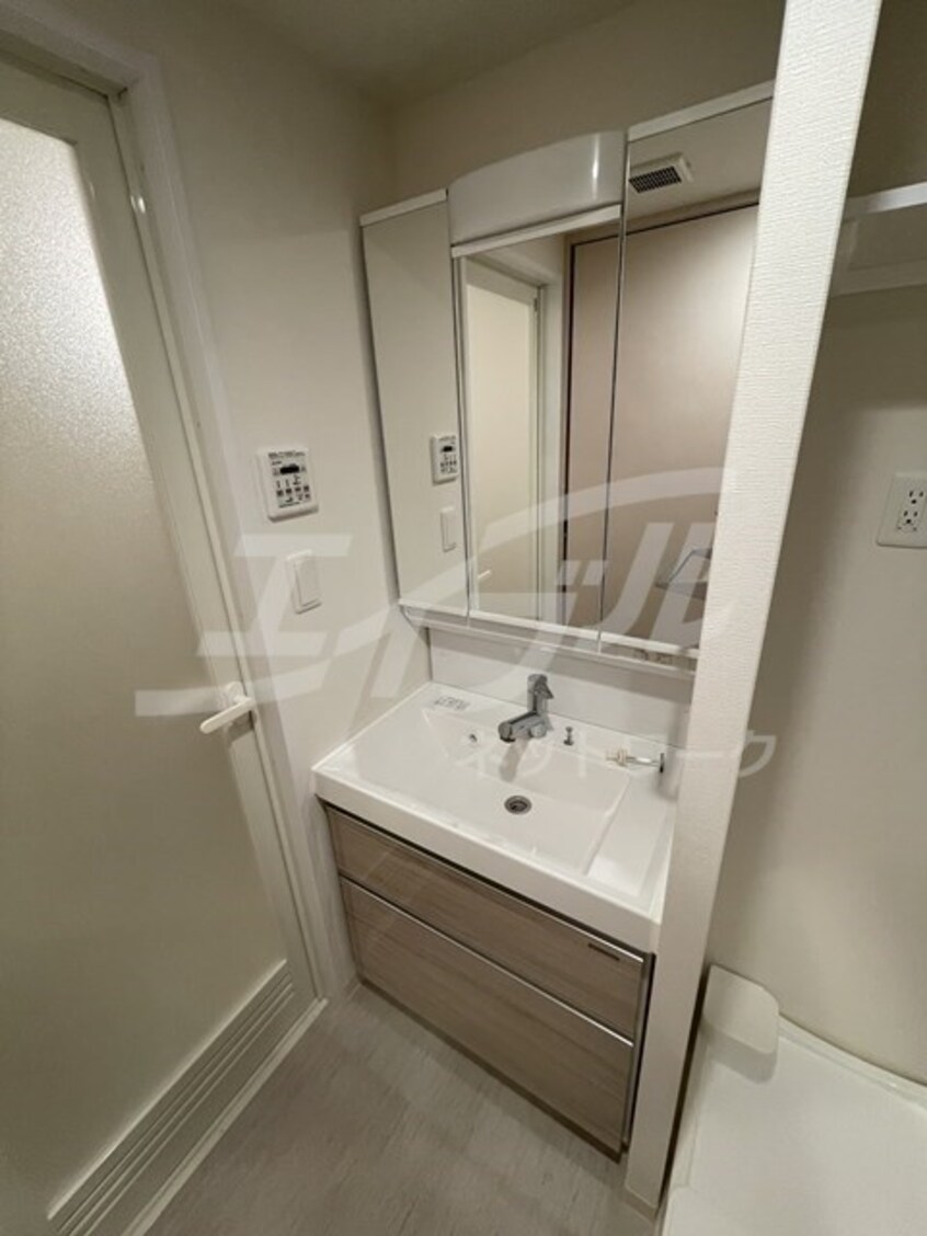  大阪メトロ堺筋線/北浜駅 徒歩2分 11階 築3年