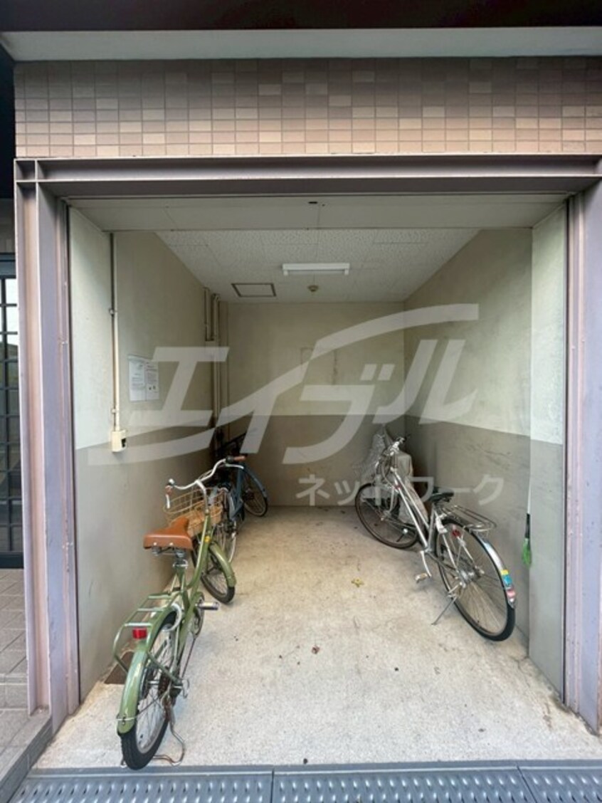  学研都市線<片町線>・JR東西線/放出駅 徒歩10分 3階 築27年