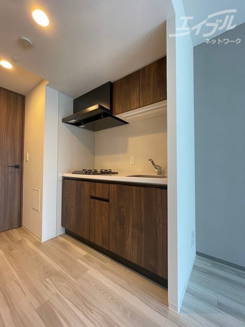 キッチン大きめで収納スペースあります。 大阪メトロ千日前線/西長堀駅 徒歩6分 6階 築1年