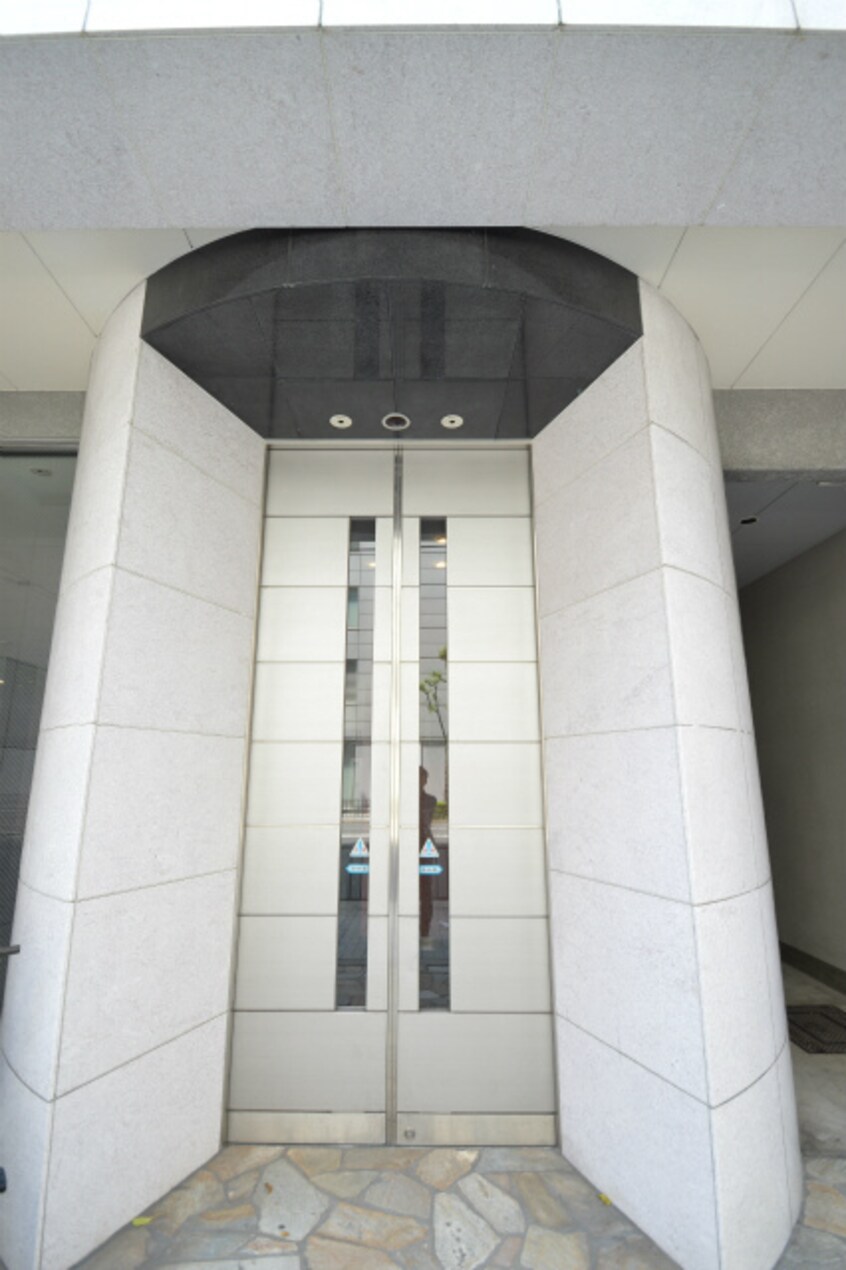  大阪メトロ千日前線/西長堀駅 徒歩5分 9階 築18年