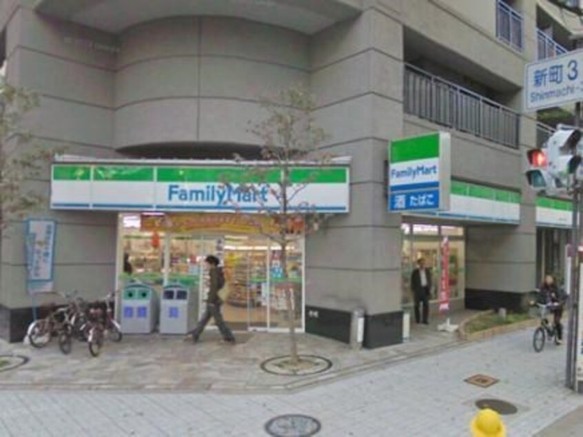 ファミリーマート新町三丁目店(コンビニ)まで32m※ファミリーマート新町三丁目店 大阪メトロ千日前線/西長堀駅 徒歩5分 9階 築18年