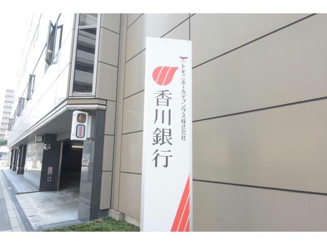 香川銀行大阪北支店(銀行)まで166m ＡＸＩＡ