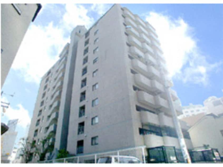  ファミーユ西梅田