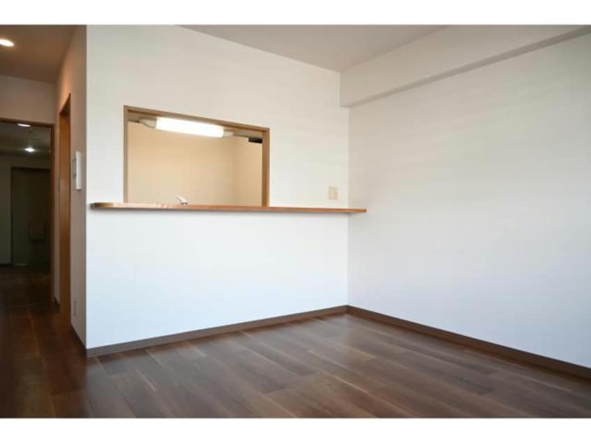  ファミーユ西梅田