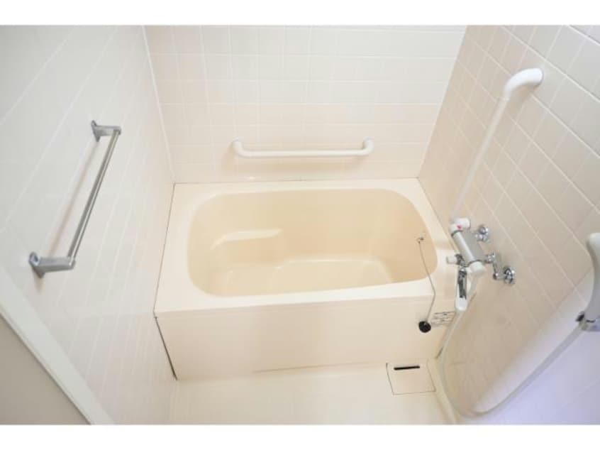  ファミーユ西梅田