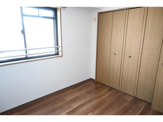  ファミーユ西梅田