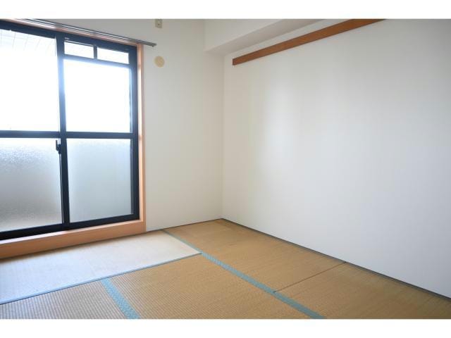  ファミーユ西梅田