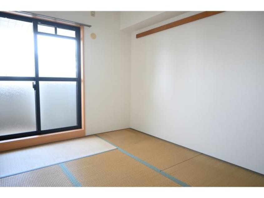  ファミーユ西梅田