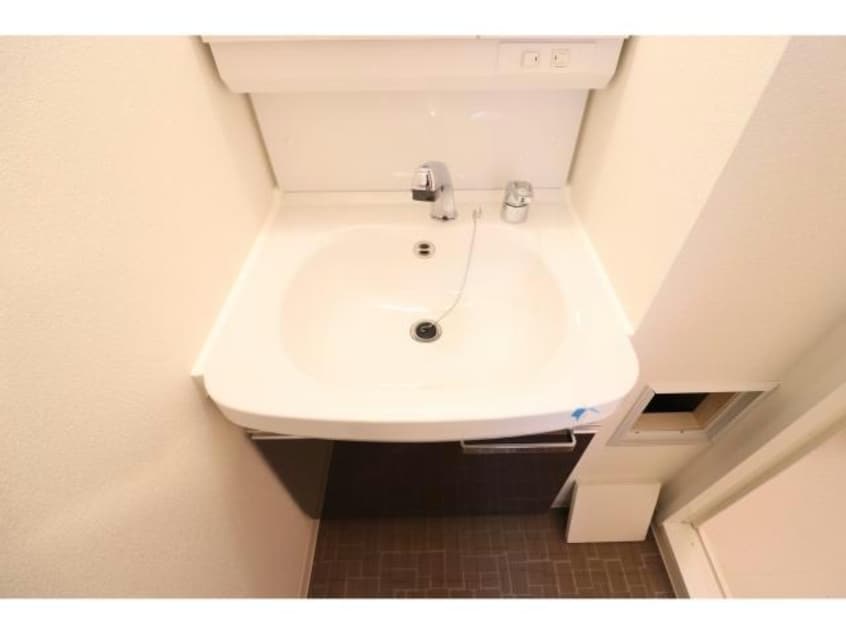  プレサンス堺筋本町駅前シェル