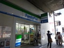 ファミリーマート福島駅前店(コンビニ)まで208m エスリード福島ラグジェ