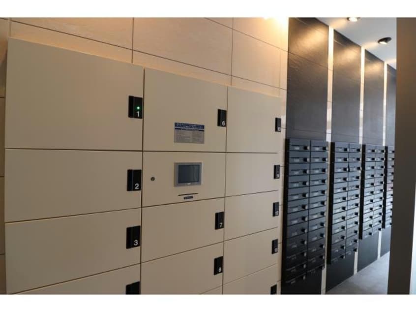  セレニテ本町reflet