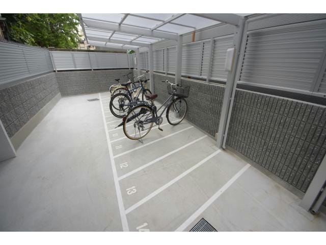  ラグレース天六