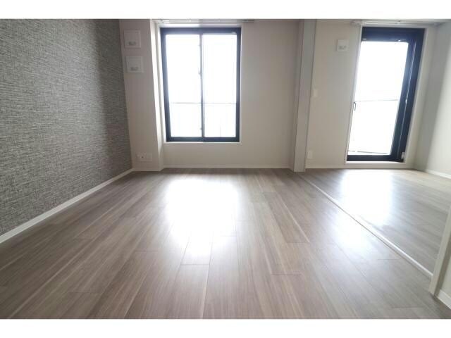  コンフォリア・リヴ本町WEST　Q