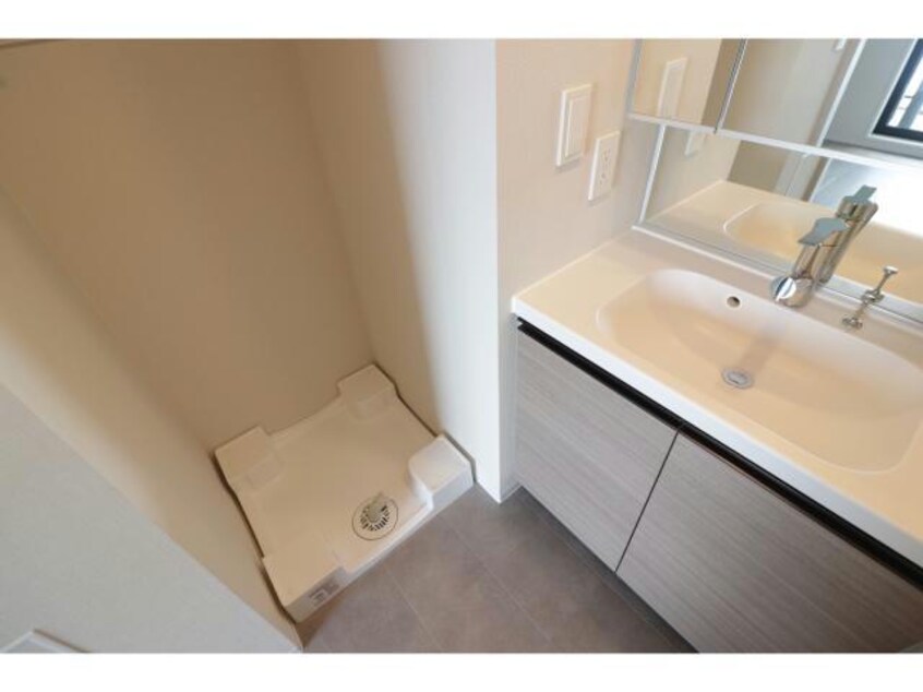  コンフォリア・リヴ本町WEST　Q