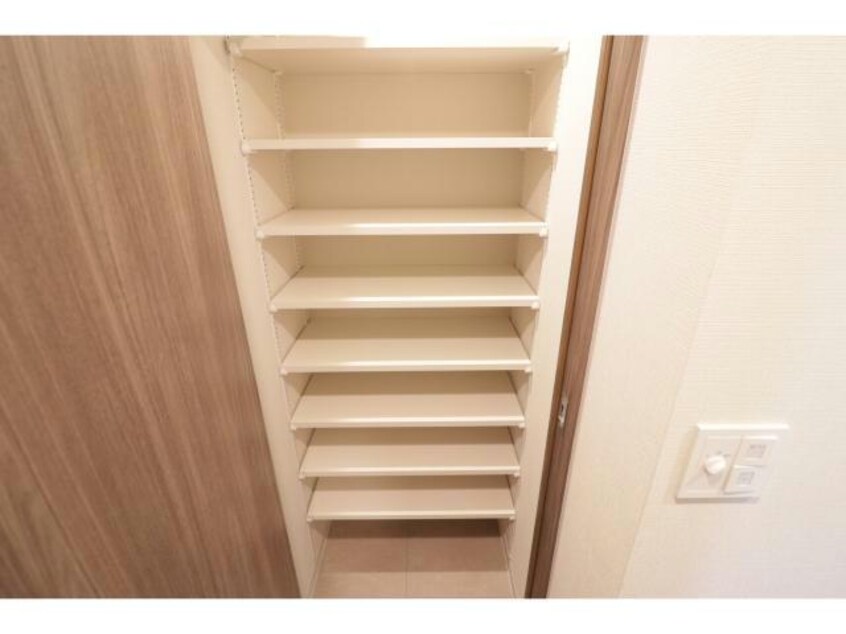  コンフォリア・リヴ本町WEST　Q