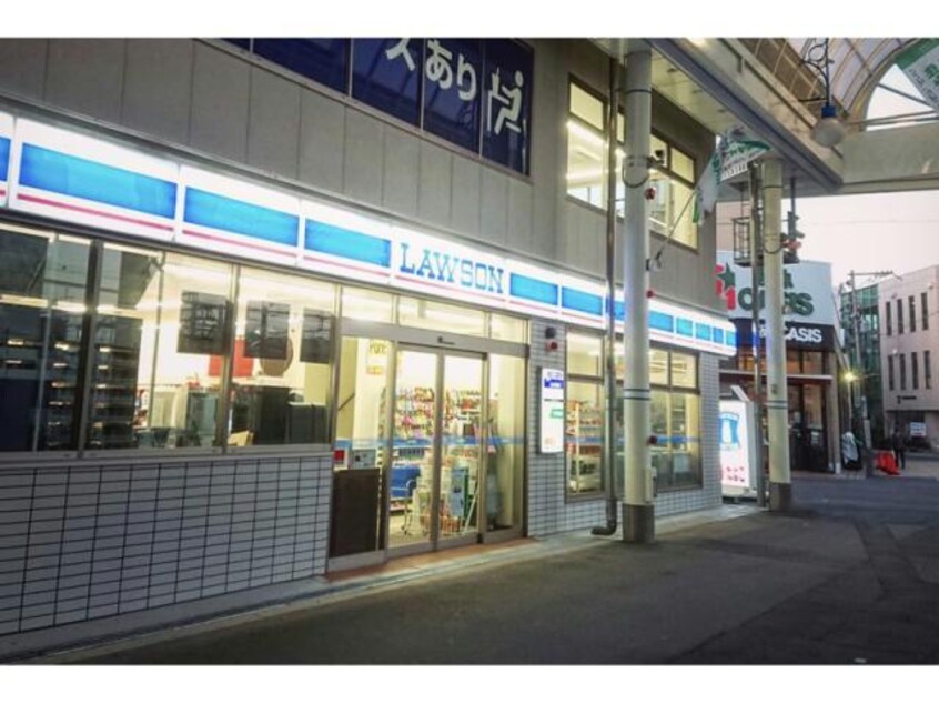 ローソン夕凪2丁目店(コンビニ)まで596m フォーリアライズ弁天町ノビア