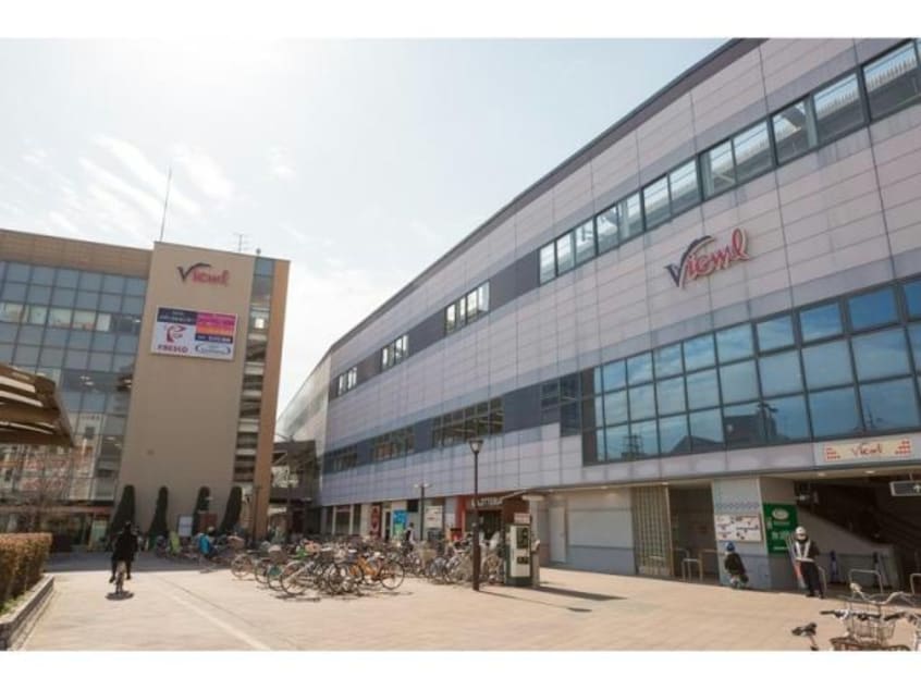 ヴュール阪急三国(ショッピングセンター/アウトレットモール)まで1267m セレニテ新大阪グランデ　ミリュー