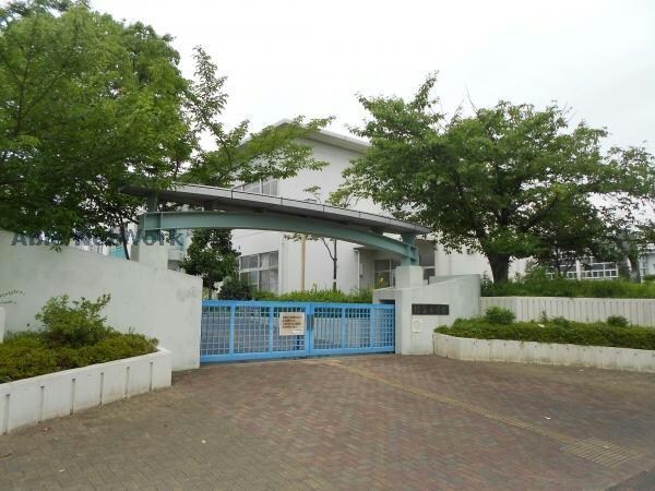 みよし市立緑丘小学校(小学校)まで270m メゾン緑