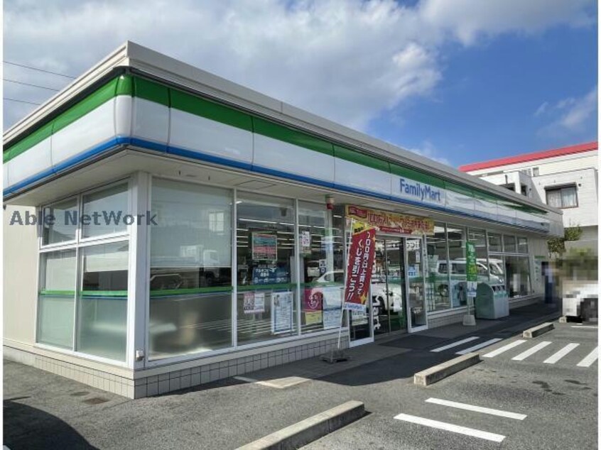 ファミリーマート東郷白鳥店(コンビニ)まで517m HANAYASHIKI