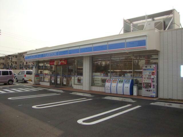 ローソンストア100緑区小坂店(コンビニ)まで325m セントラル滝の水