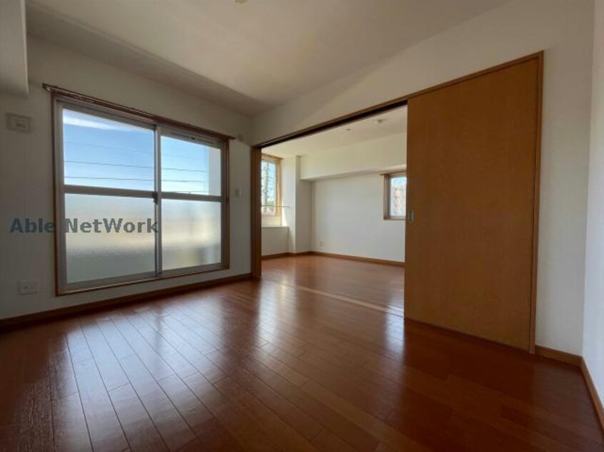 ※同物件別部屋の写真です。 Tiffany