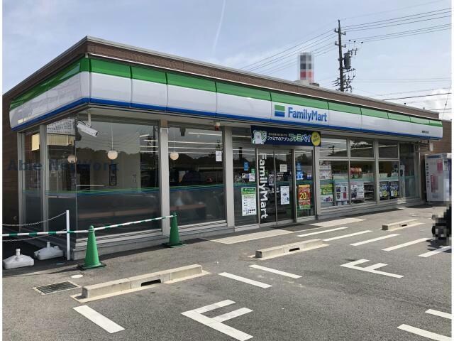 ファミリーマート東郷町和合店(コンビニ)まで298m トレゾアQ