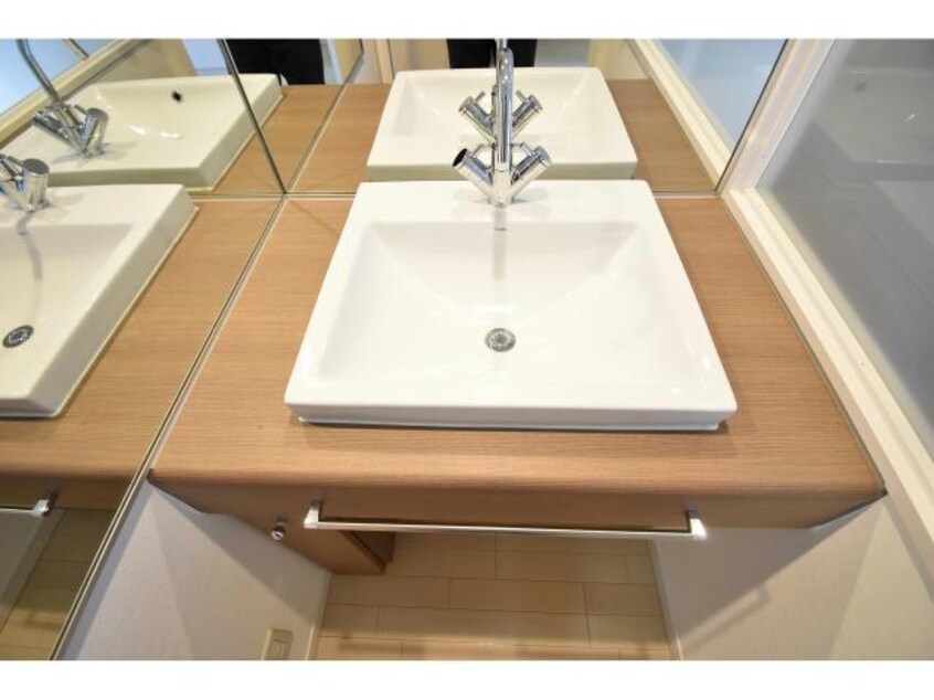  大阪メトロ堺筋線/堺筋本町駅 徒歩3分 8階 築18年