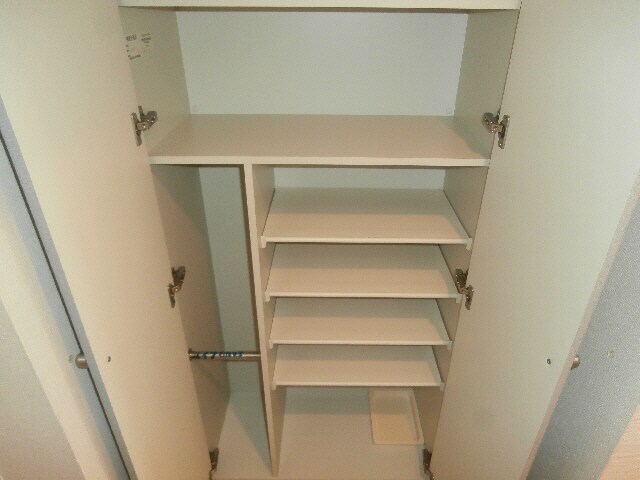  大阪メトロ御堂筋線/中津駅 徒歩3分 8階 築18年