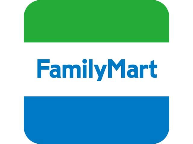 ファミリーマート茶屋町北店(コンビニ)まで156m ジオグランデ梅田