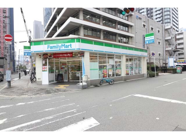 ファミリーマート豊崎三丁目店(コンビニ)まで148m ブランズタワー梅田ＮＯＲＴＨ