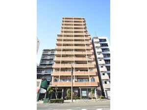 ロイヤル谷六駅前