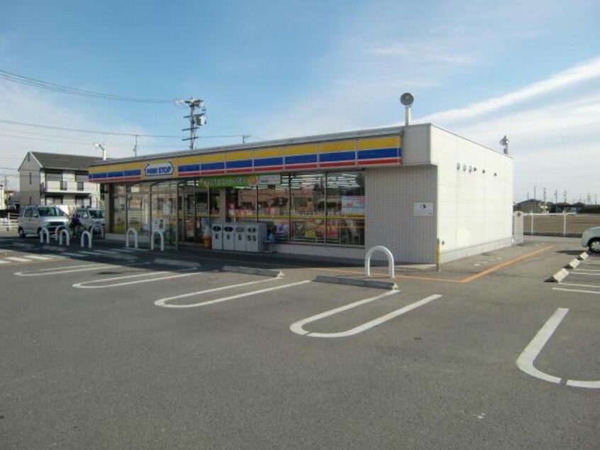 ミニストップ鈴鹿野町店(コンビニ)まで214m シダー’Ｓガーデン A