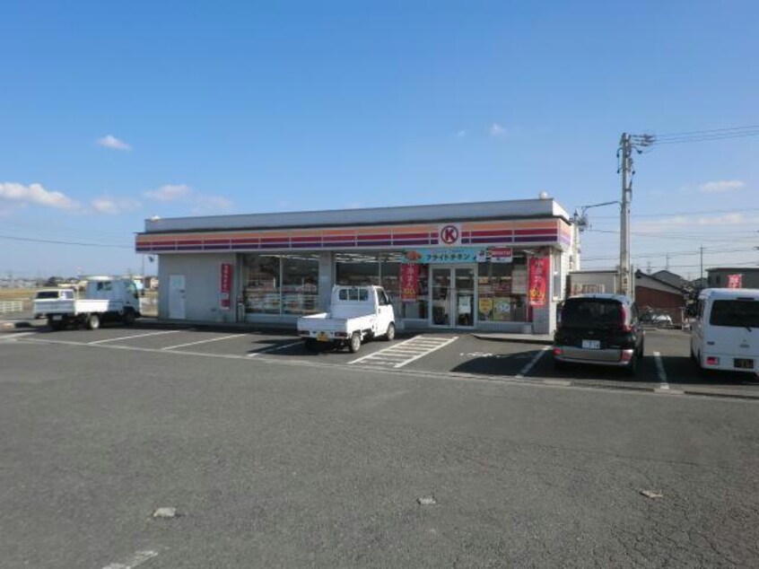 ファミリーマート四日市楠本郷店(コンビニ)まで2547m シティーハイツ パテリッシア Ⅲ