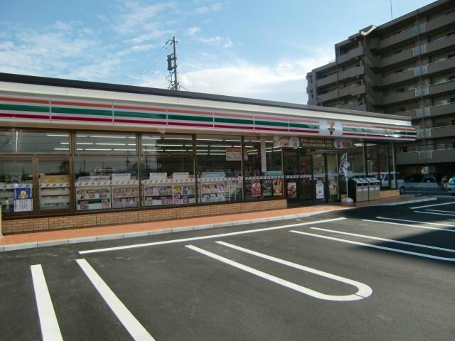 セブンイレブン鈴鹿東玉垣町店(コンビニ)まで644m ビバリープレジア