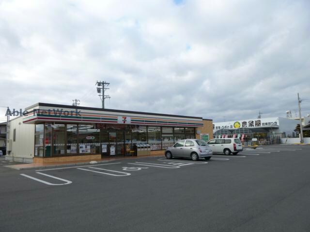 セブンイレブン鈴鹿岡田1丁目店(コンビニ)まで2560m アクロヒルズ